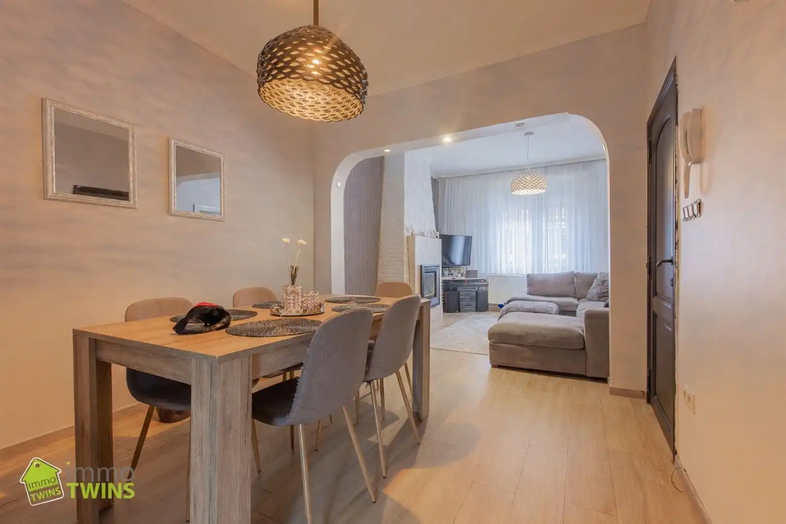 Gerenoveerde gezinswoning met tuin in Lebbeke  foto 3