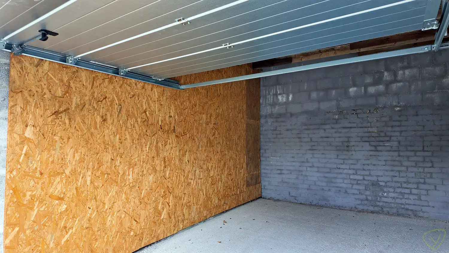 Garage te huur in het centrum van Eeklo! foto 3