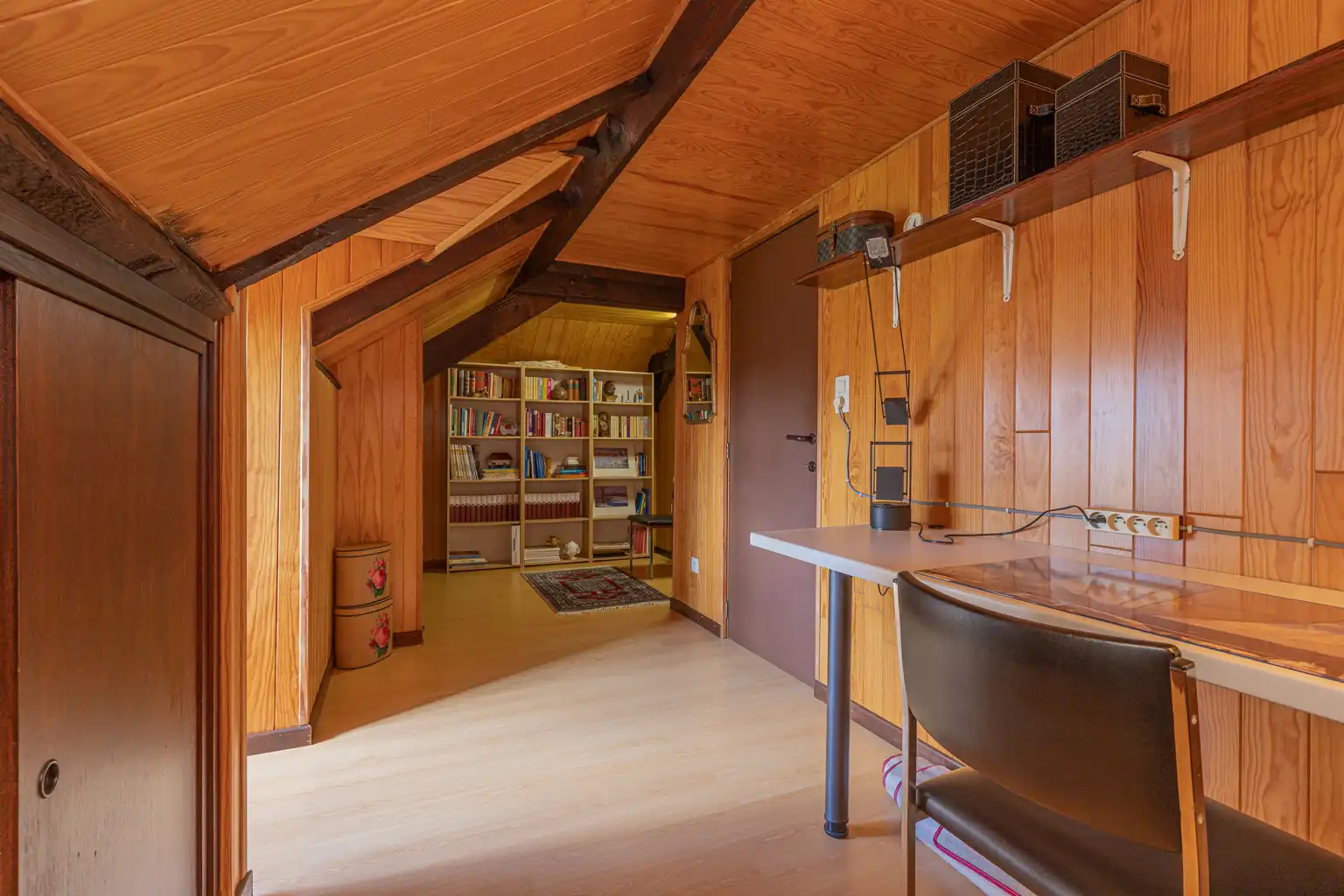 Open bebouwing met 4 slpks en veel opbergruimte! foto 15