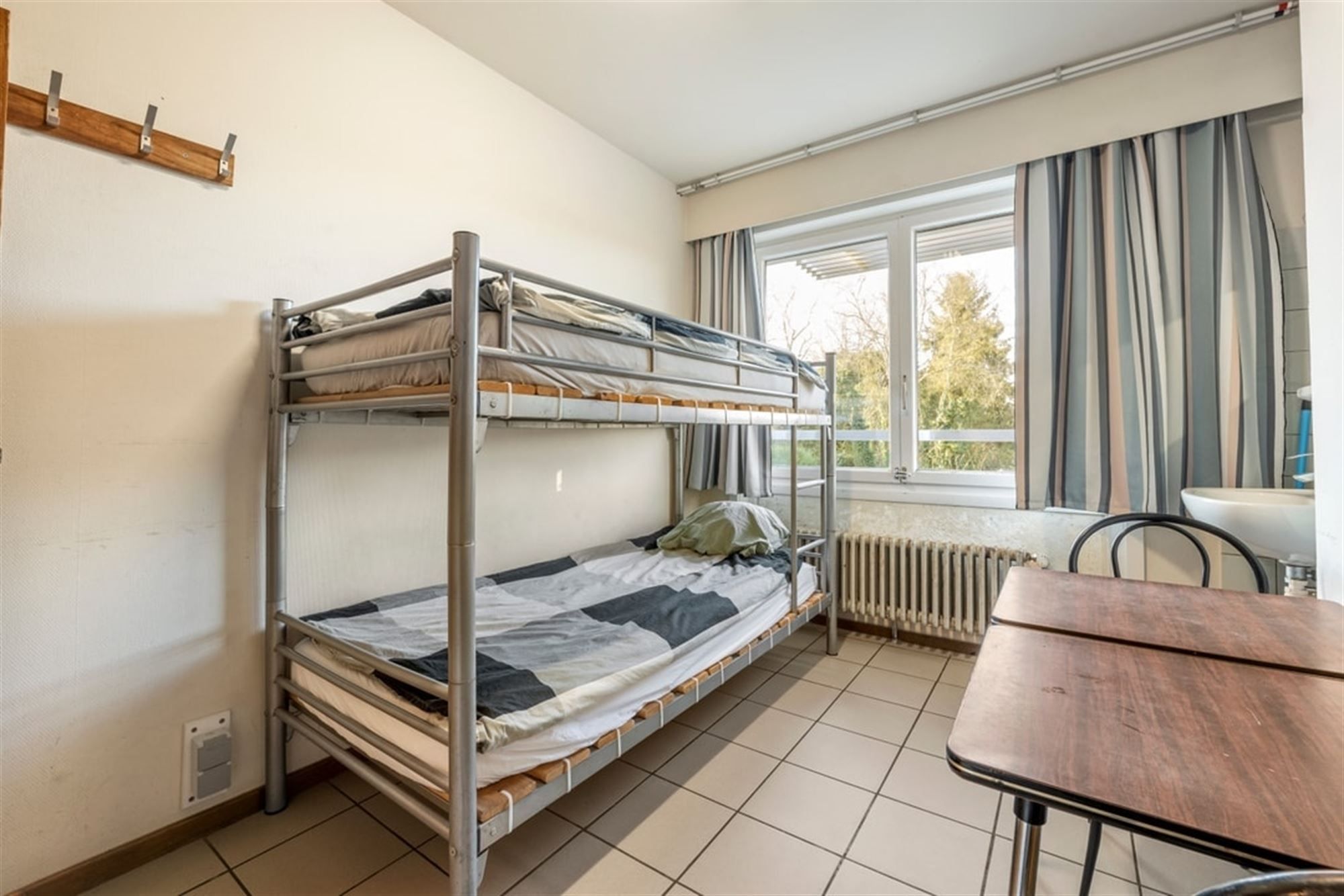 VERGUND GEMEENSCHAPSHUIS MET 15 INDIVIDUELE KAMERS foto 27