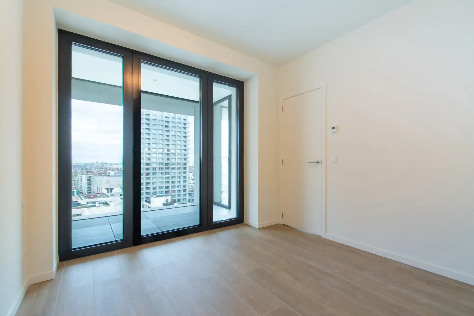 1-slpk app. met terras en zicht op Schelde foto 11