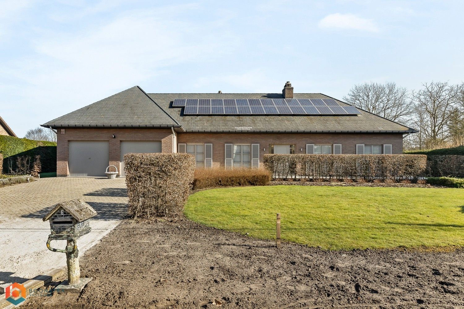 Instapklare woning met 5 slpkrs te OLV-Waver op 1983 m² foto {{pictureIndex}}