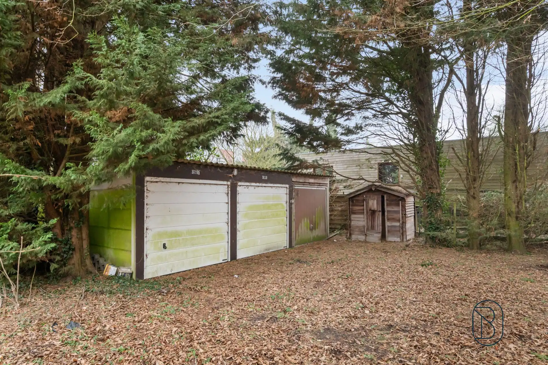 Charmante te renoveren woning, met mooie tuin. foto 20