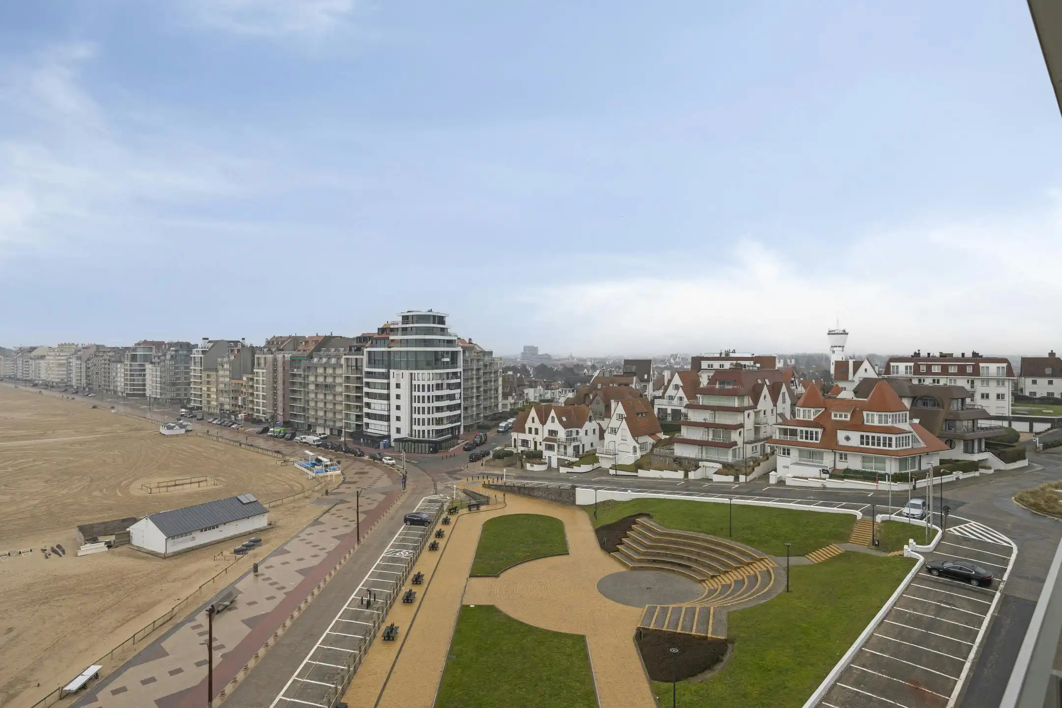 Te renoveren studio met uniek zeezicht te koop in Duinbergen foto 2