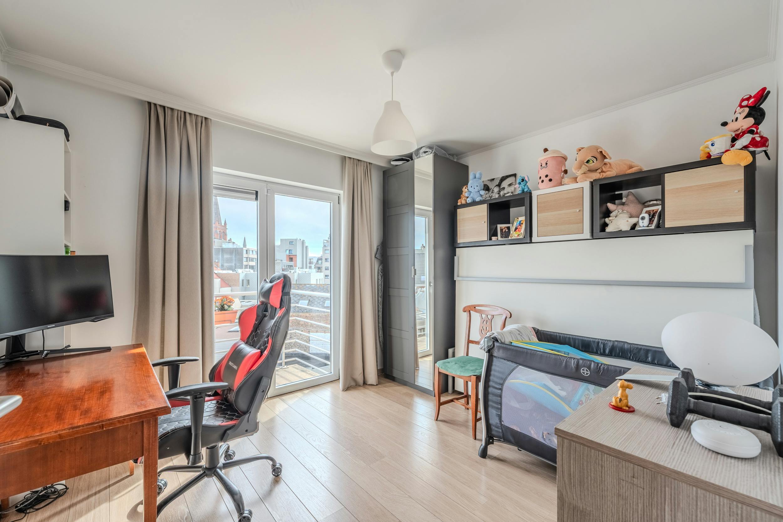 Instapklaar 2-slaapkamerappartement met terras in Oostende foto 21