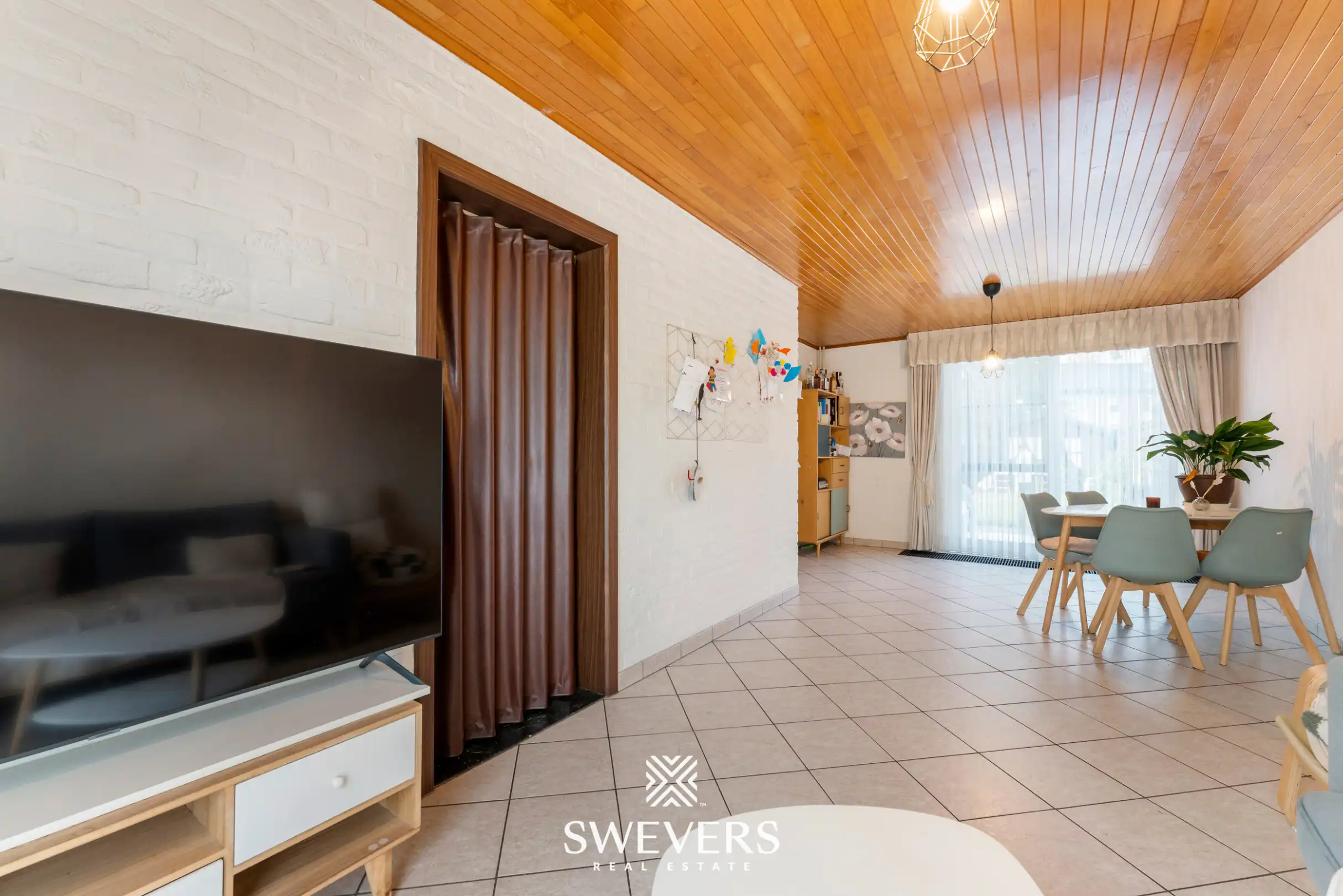 Op te frissen rijwoning op toplocatie foto 9