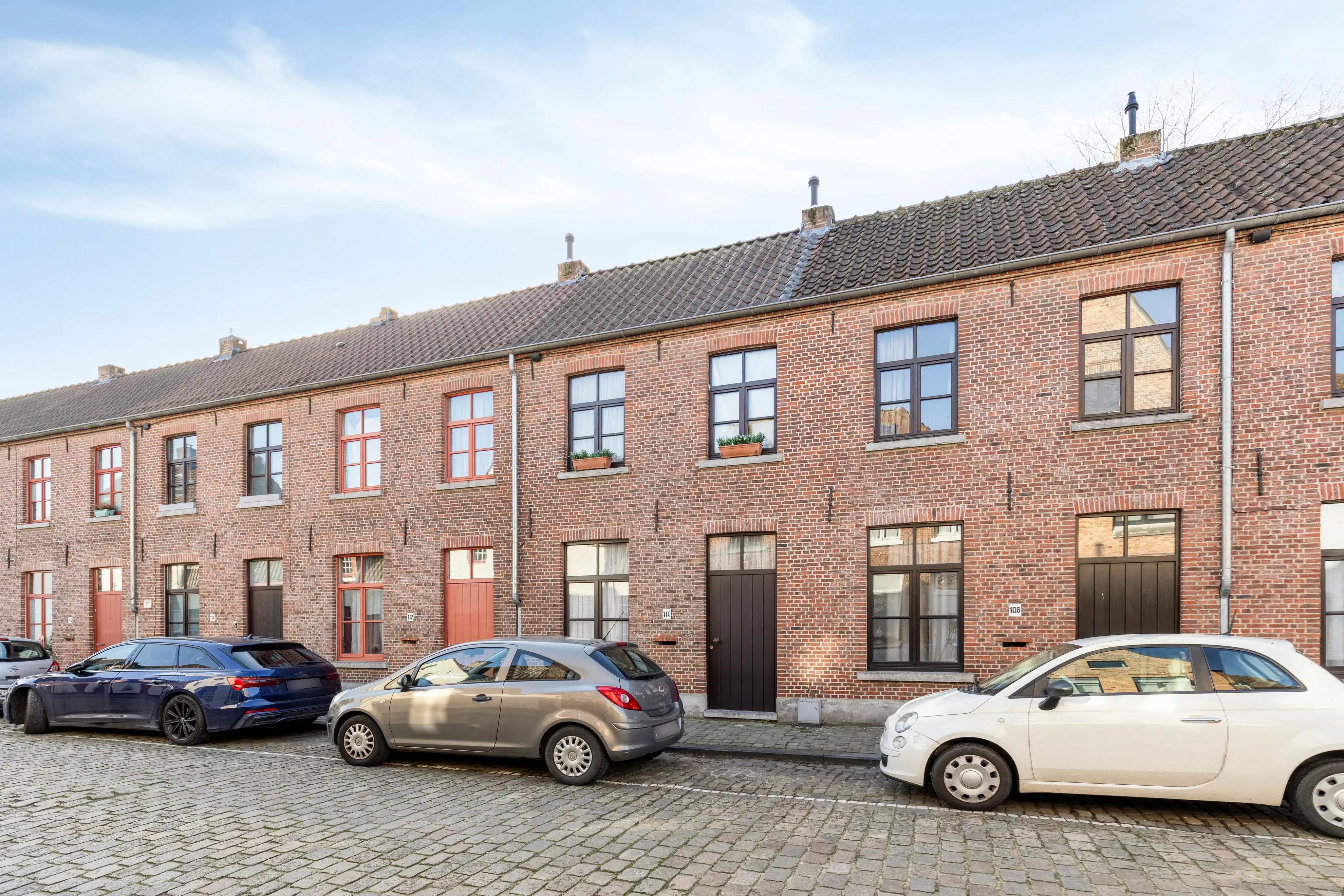 Huis te koop met 2 slaapkamers in Brugge centrum foto {{pictureIndex}}