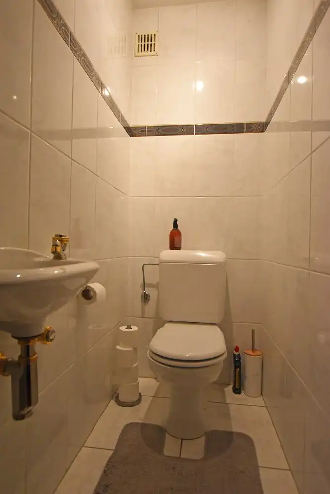 Verzorgd appartement met twee slaapkamers en terras te Wijnegem! foto 13