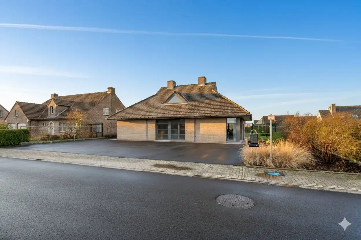 Karaktervolle villa op ruim perceel te koop in Roeselare foto 23