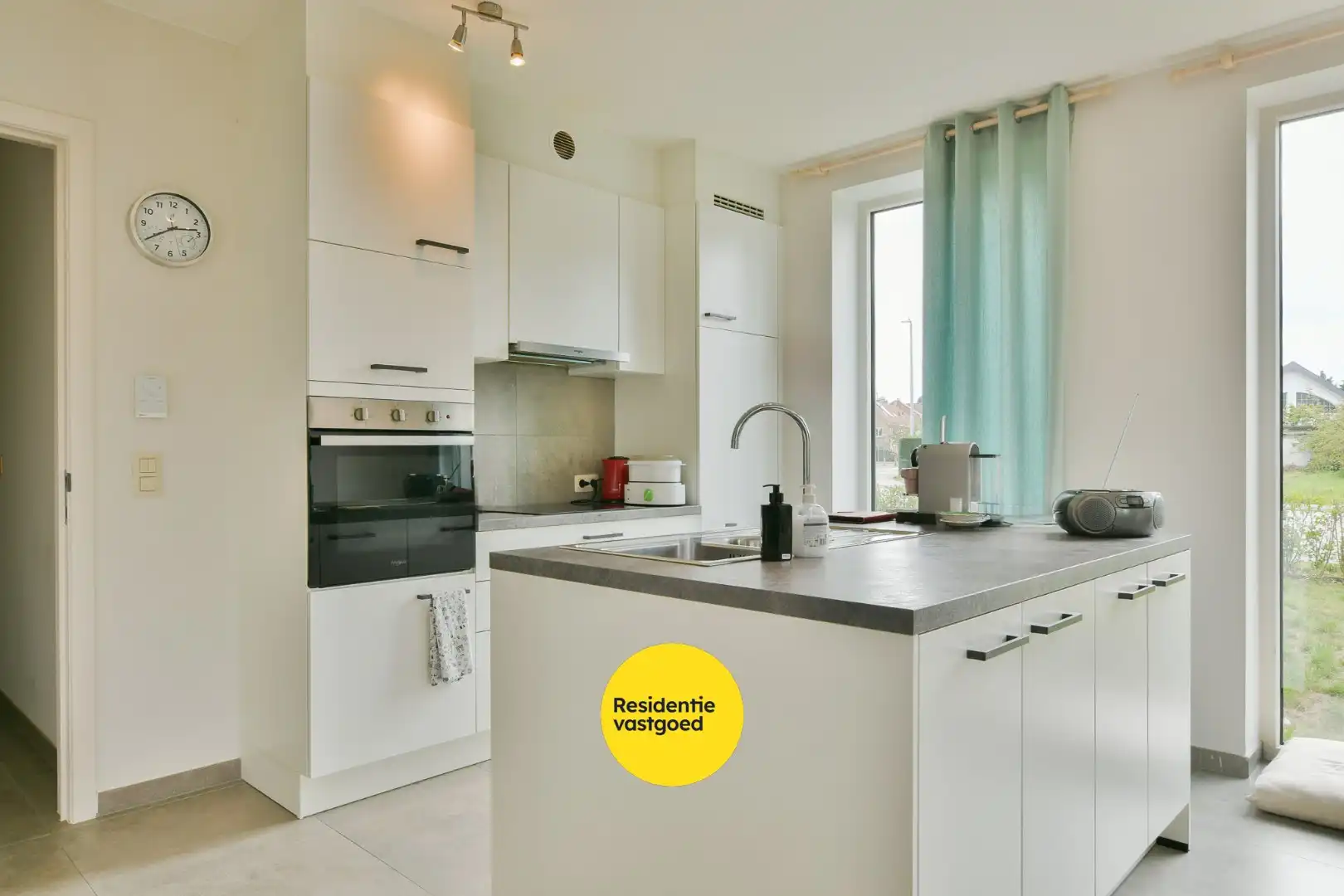 Gelijkvloers nieuwbouwapp met 2 slpks, tuin en garage te Brugge foto 3