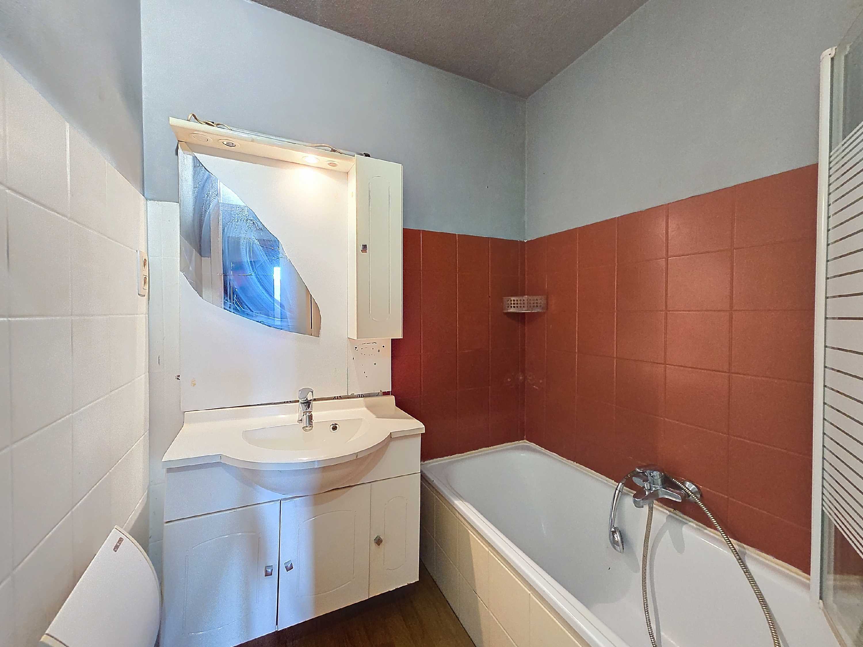 Te renoveren appartement nabij het martiem park te Nieuwpoort foto 5