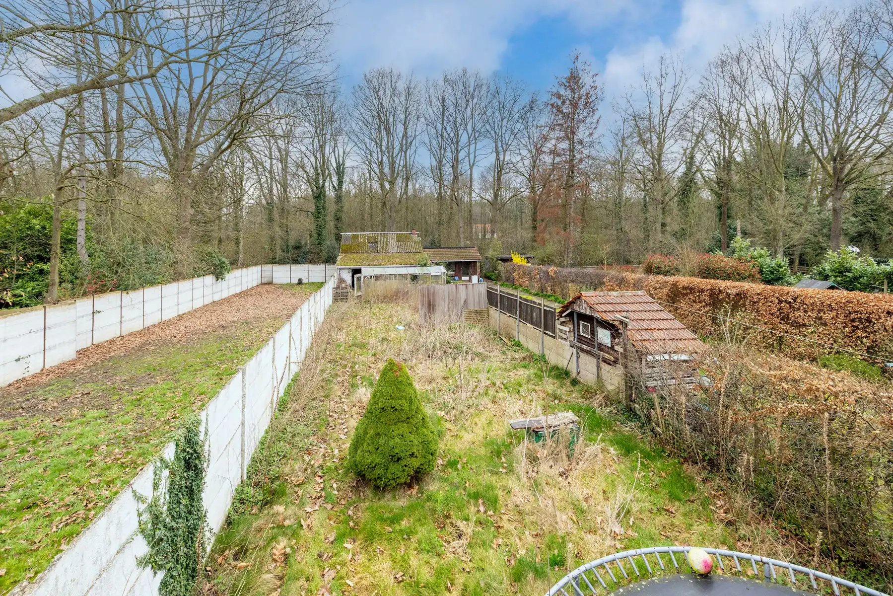 HOB met 3/4 slpk, voor- en zijdeur, garage en tuin op 702m² foto 2