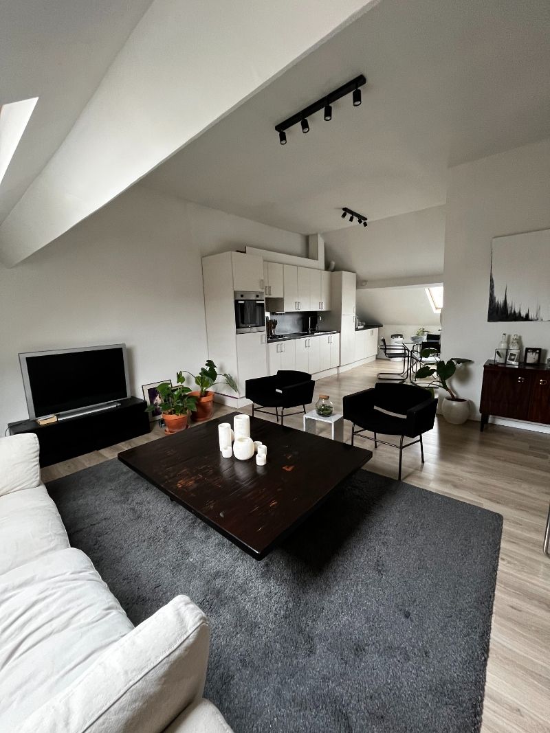 --- NIEUW --- Goed gelegen dakappartement foto {{pictureIndex}}