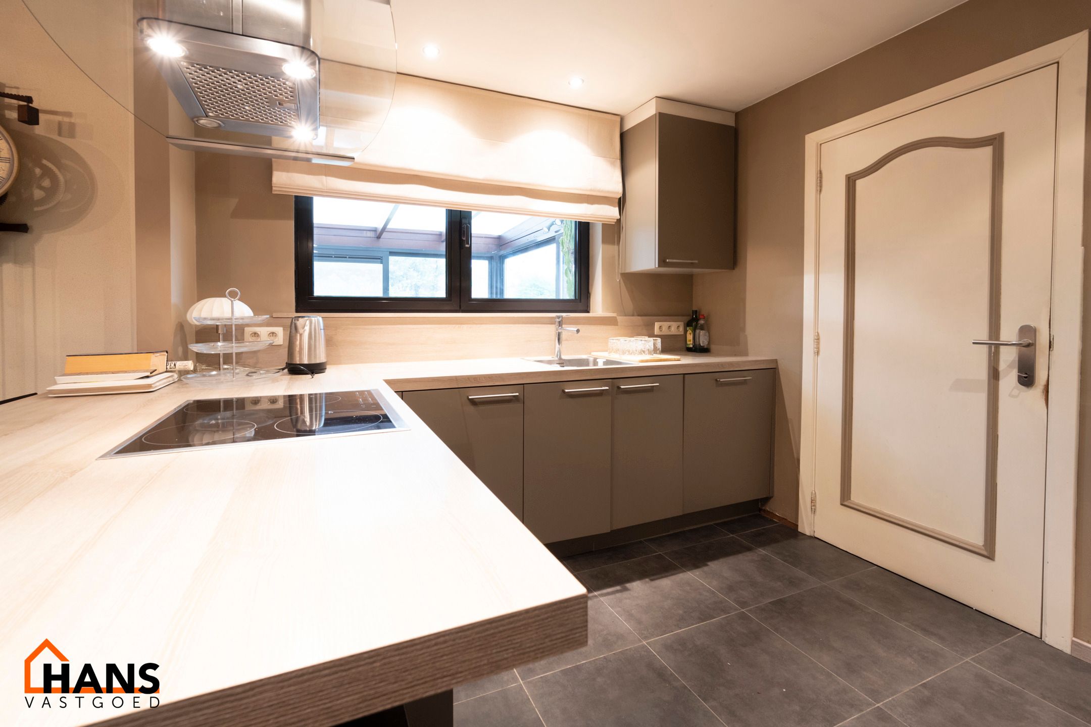 Te renoveren half open bebouwing. foto 16