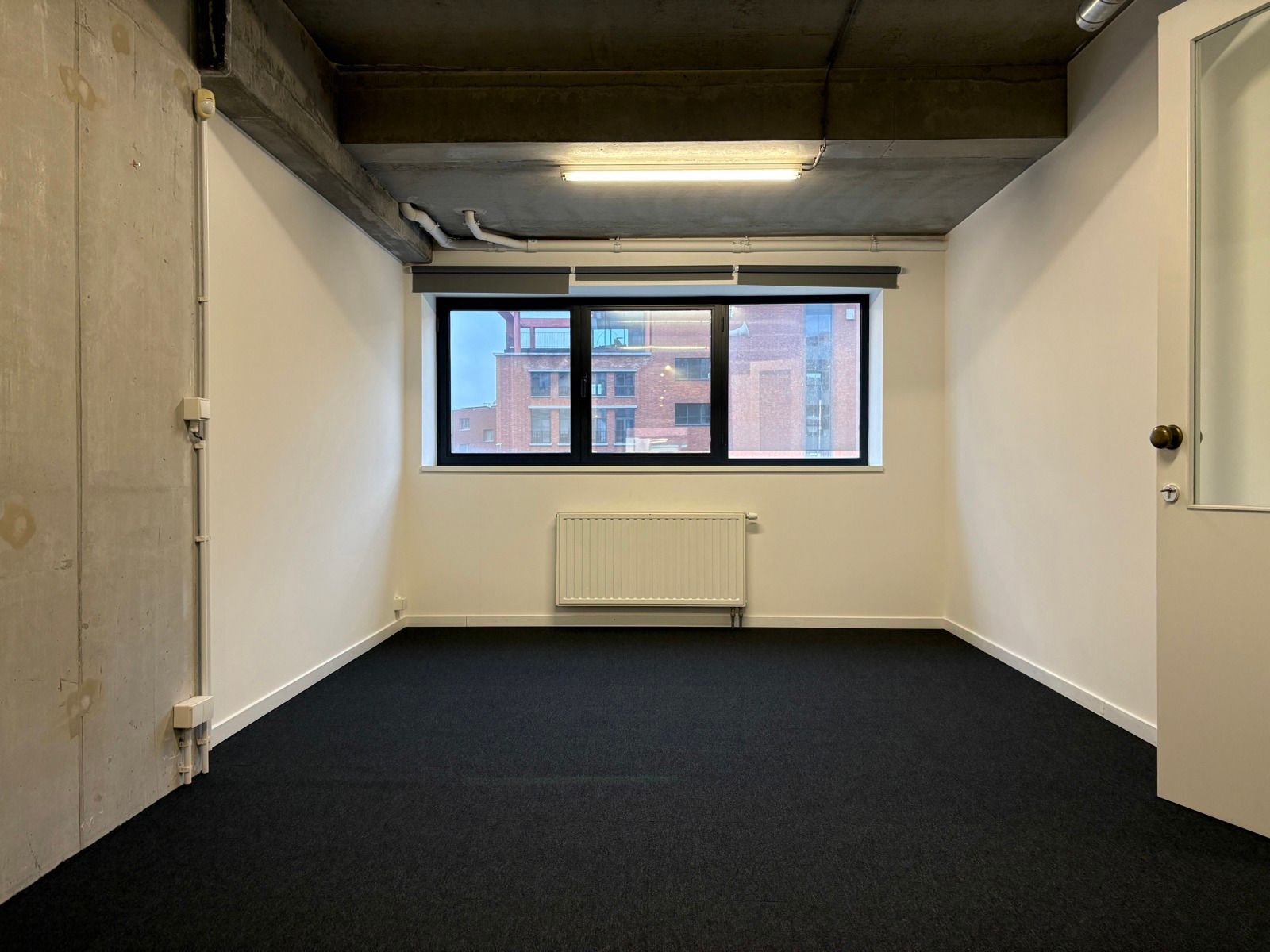 Modern kantoor met parkings foto 14
