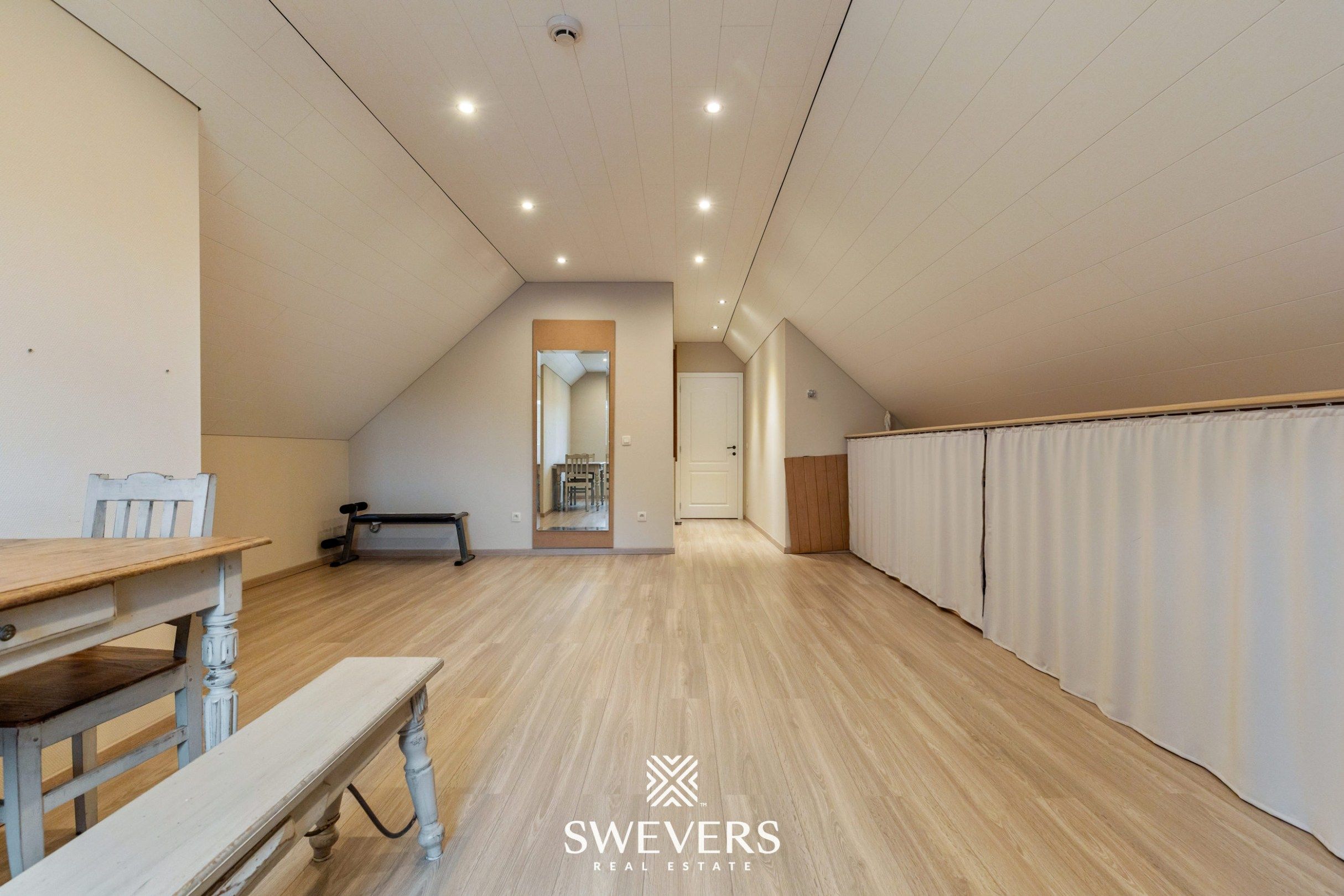 Ruime landelijke woning op 13 are 36 ca in Koersel.  foto 22