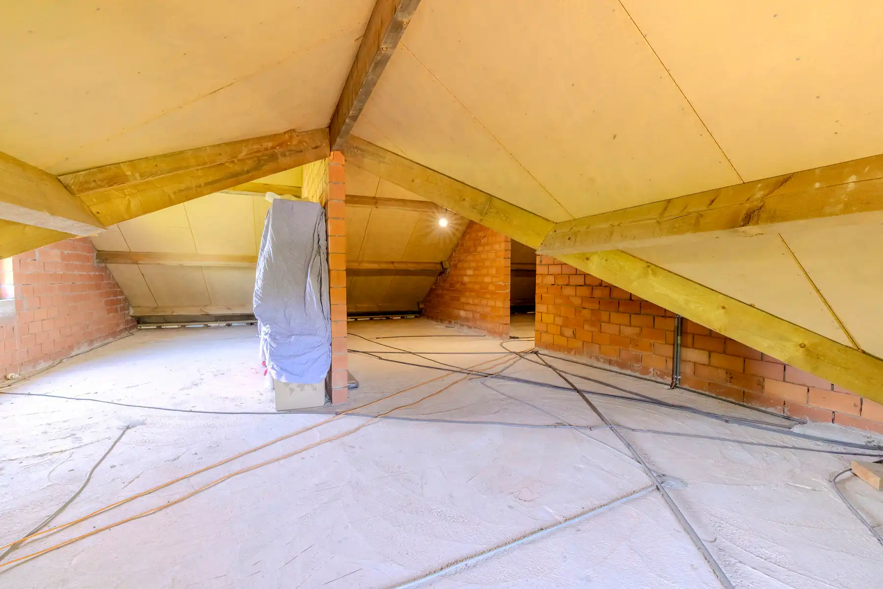 Ruim landhuis op ca. 3010 m² grond met ca. 736 m² bew.opp. foto 22