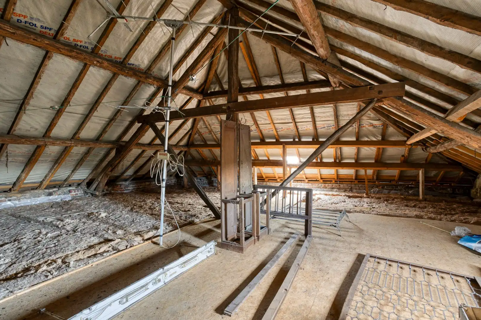 TE RENOVEREN WONING met 2 woonéénheden en tuin – 1640 SINT-GENESIUS-RODE foto 27