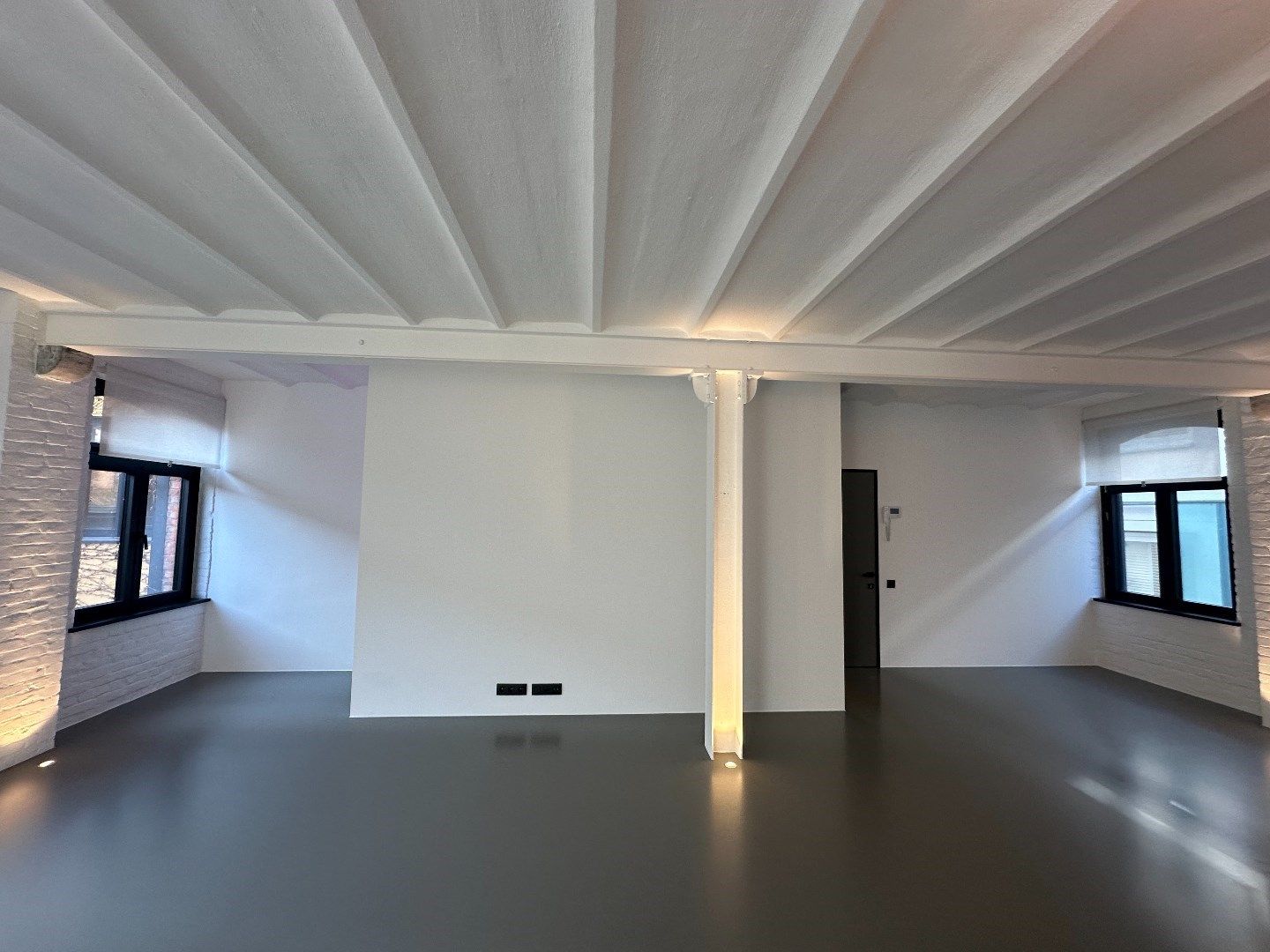 Unieke loft in het hart van de stad met twee slaapkamers foto 4