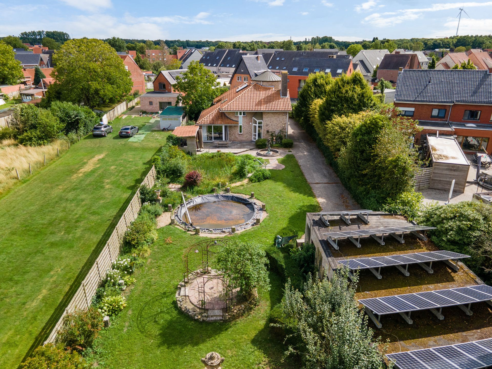 Gezinswoning met kantoor en prachtige tuin te Vosselaar.  foto 16