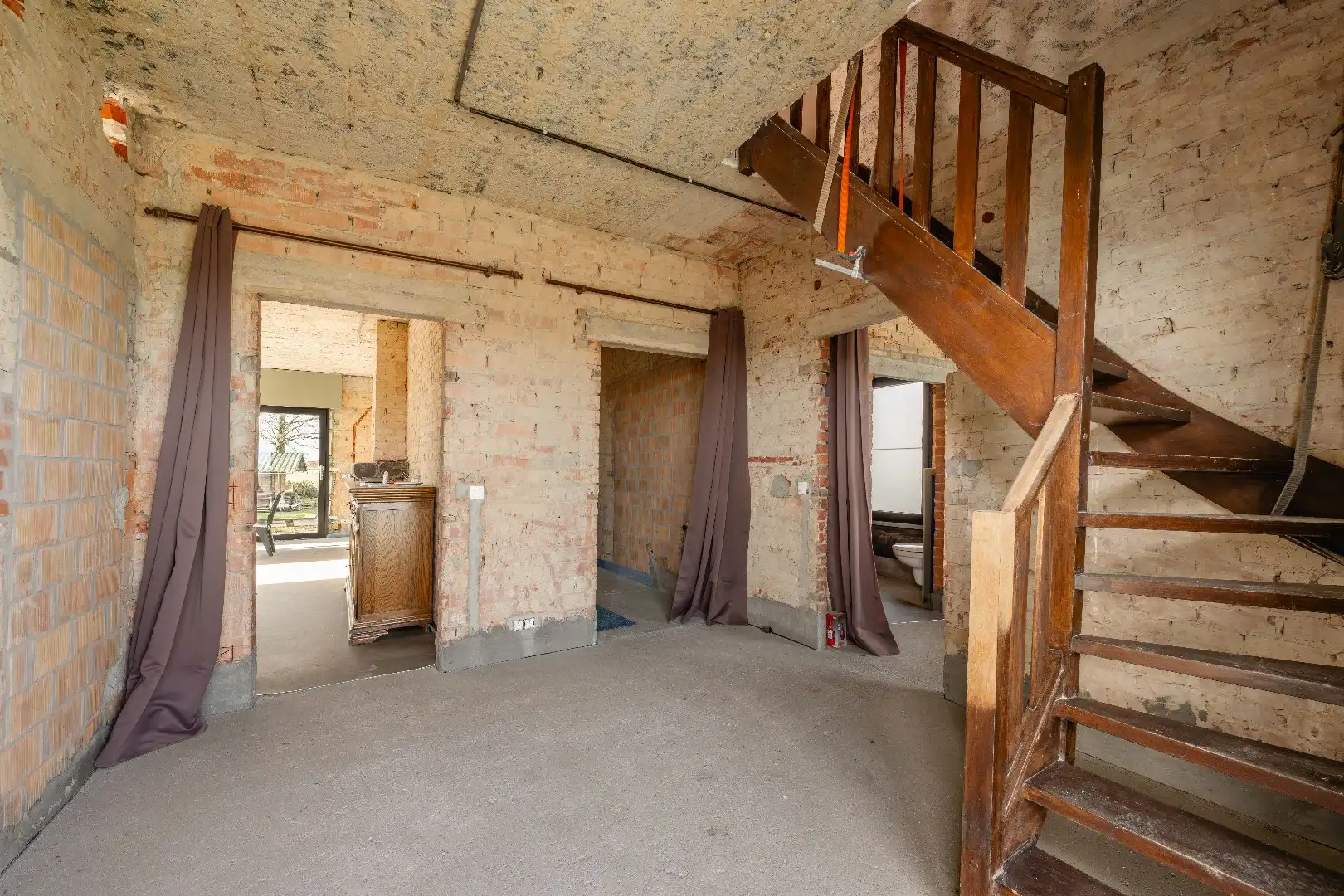 VERDER TE RENOVEREN GEZINSWONING OP PRACHTIG PERCEEL GROND 1.059 m² foto 6