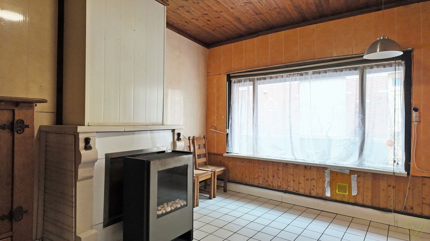 Ruime te renoveren stadswoning in het hartje van Eeklo foto 5