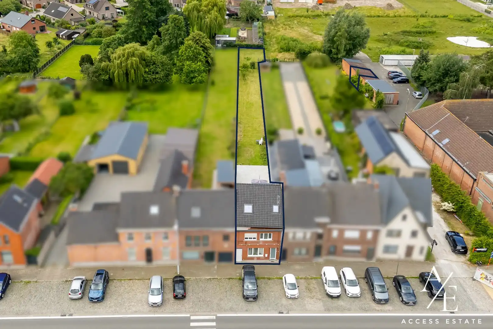 WICHELEN - Ruime vernieuwde woning met 4 slpk, 2 badk! foto {{pictureIndex}}