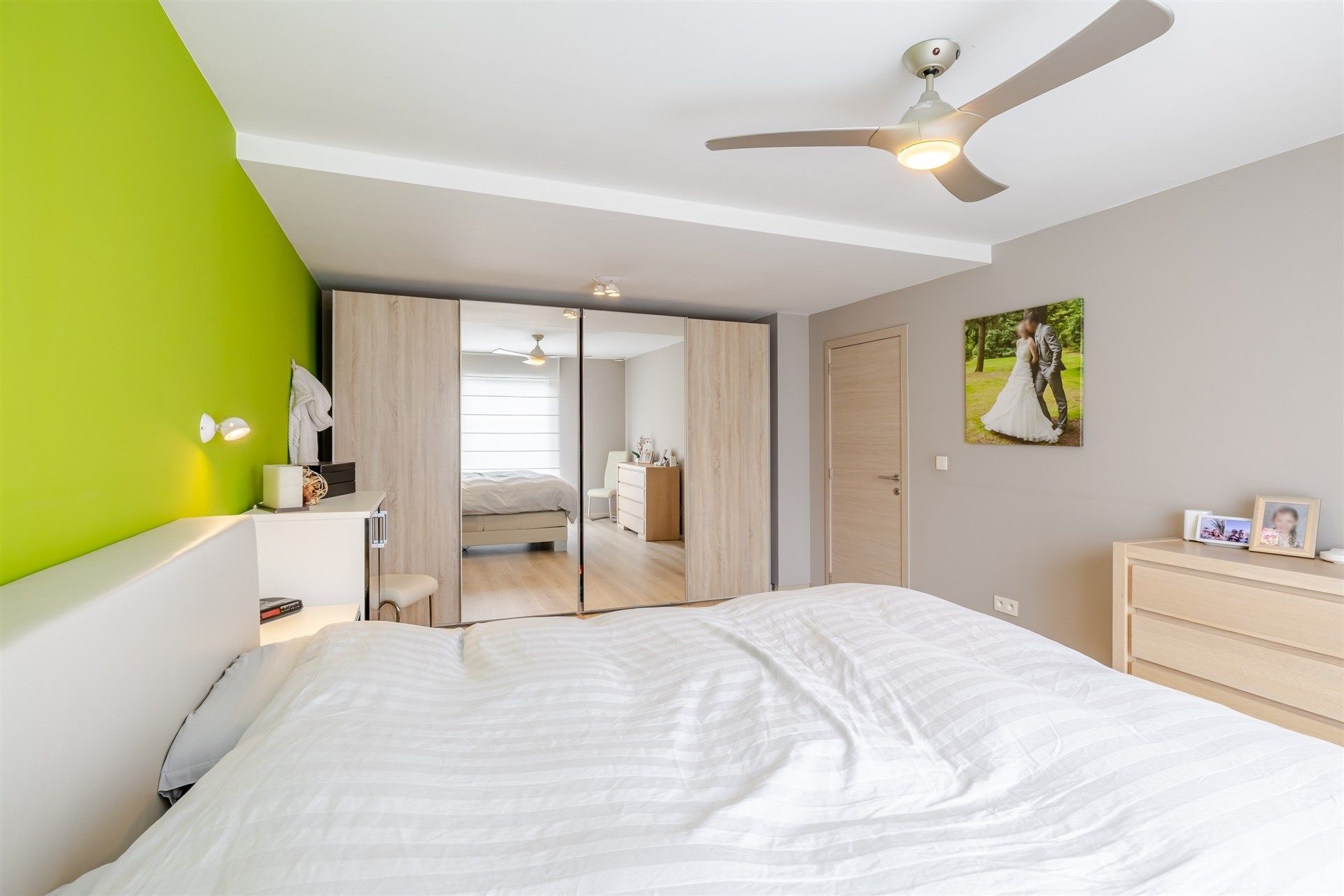 Bemeubelde ruime energiezuinige woning met grote tuin. foto 20