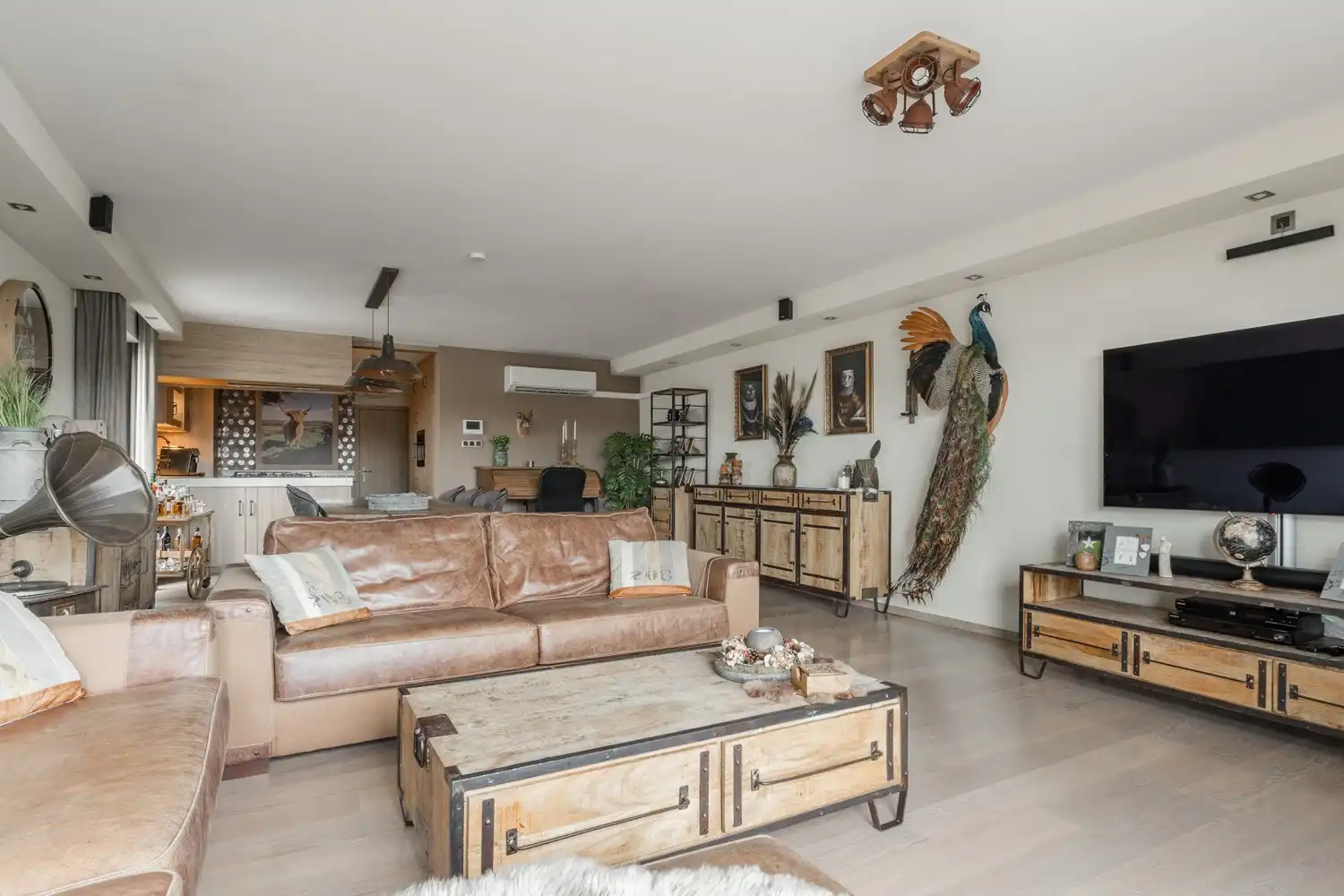Bekende frituur met super mooi duplex appartement en zwembad te Achel foto 26