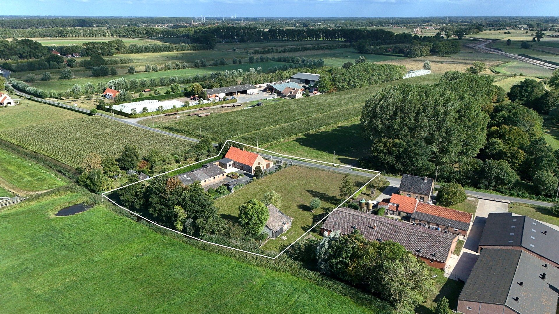 Hoeve schitterend gelegen te Damme foto 2