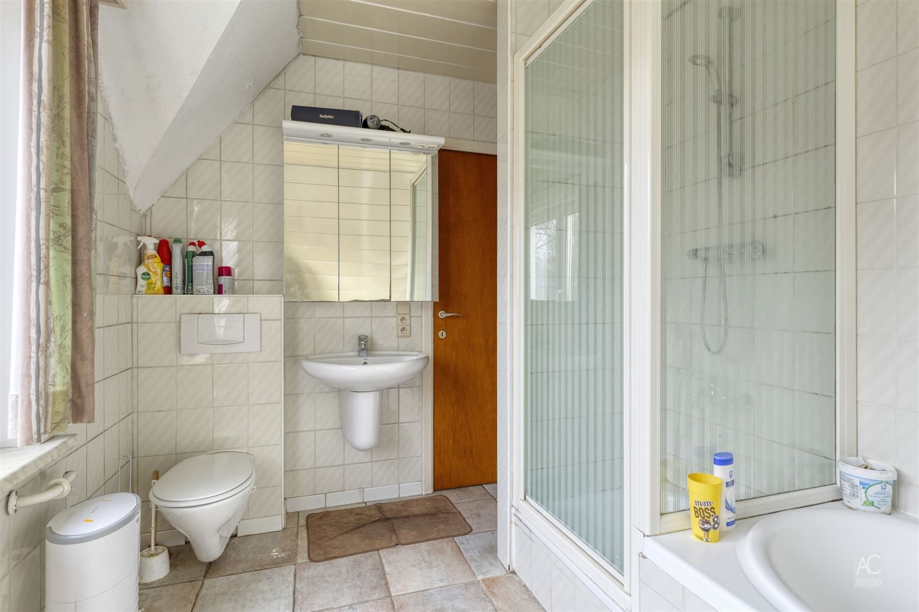 Vrijstaande woning met zwembad foto 16