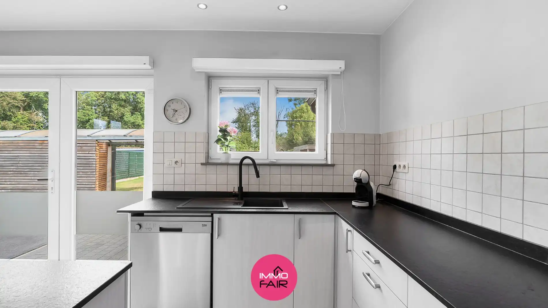 Royale, instapklare gezinswoning op geliefde locatie foto 7