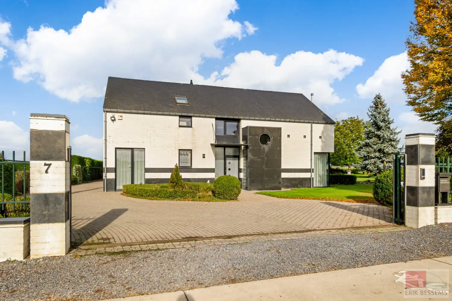 Ruime luxueuze villa met een bewoonbare opp van ca. 259m² en een perceel van 3900m². foto 3