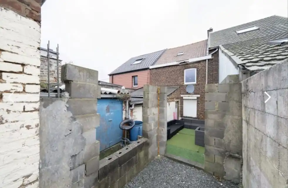 MOOI GELEGEN, TE MODERNISEREN WONING ! foto 10