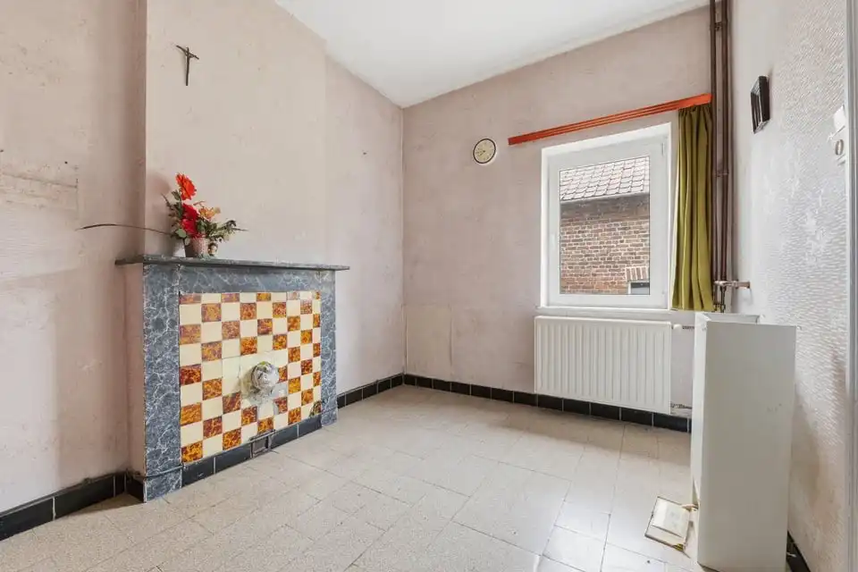 VOLLEDIG TE RENOVEREN WONING IN HEERS foto 11