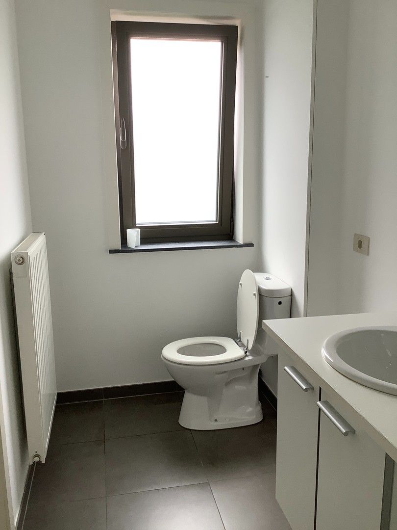 Mooi appartement in centrum Eeklo met 1 slpk en terras foto 6