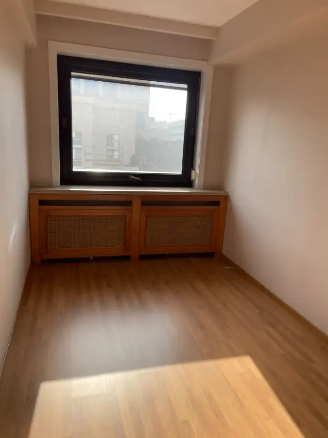 2 slaapkamer appartement met terras foto 19