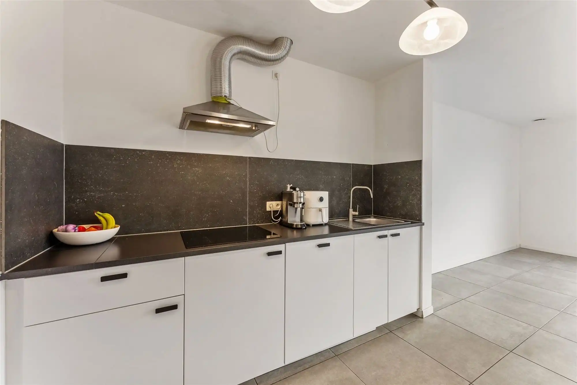 RUIM RECENT APPARTEMENT (2023) MET 2 SLAAPKAMERS TE KORSPEL foto 13