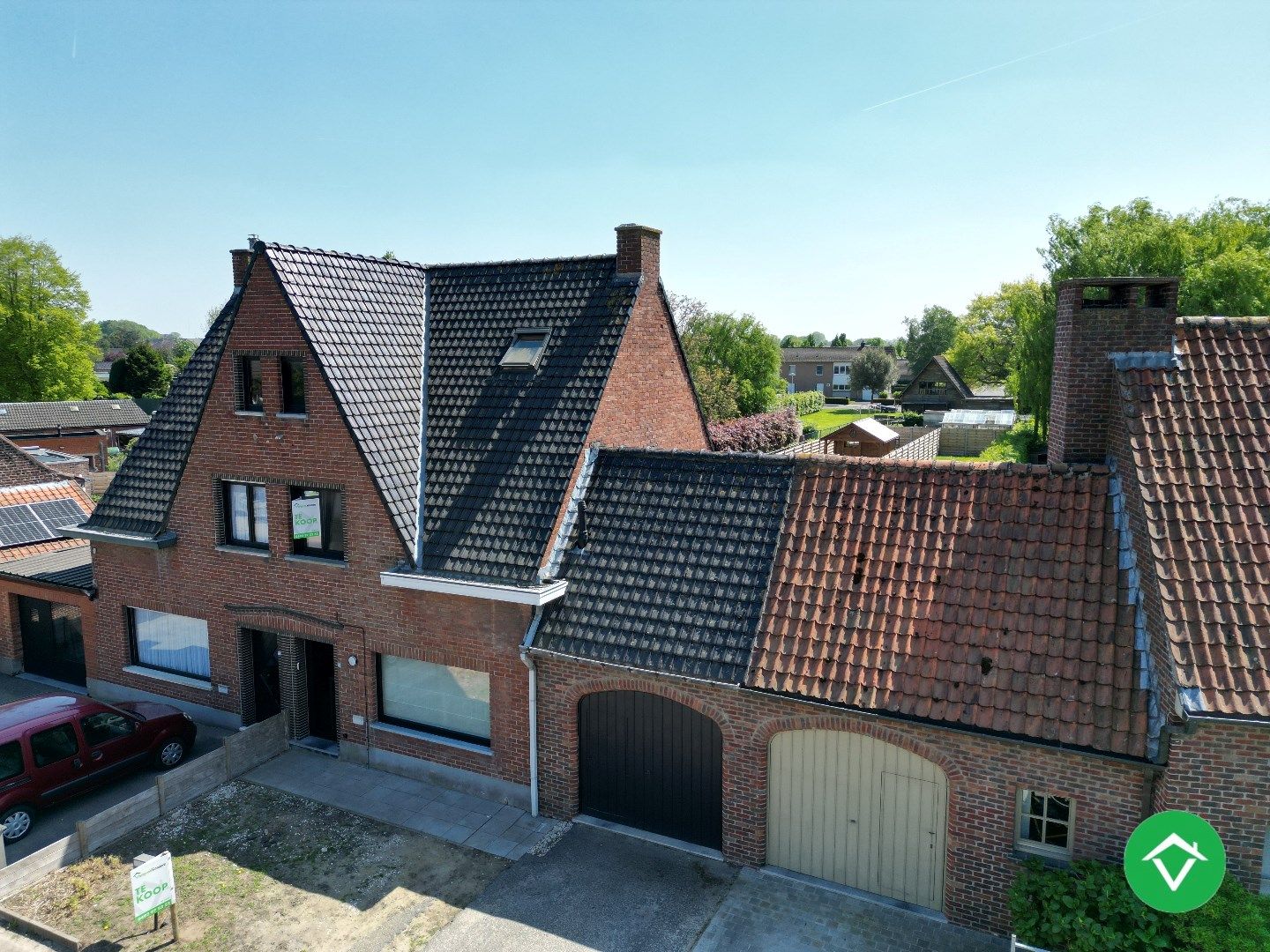 Charmante woning met twee slaapkamers, diepe tuin en ruime garage foto 27