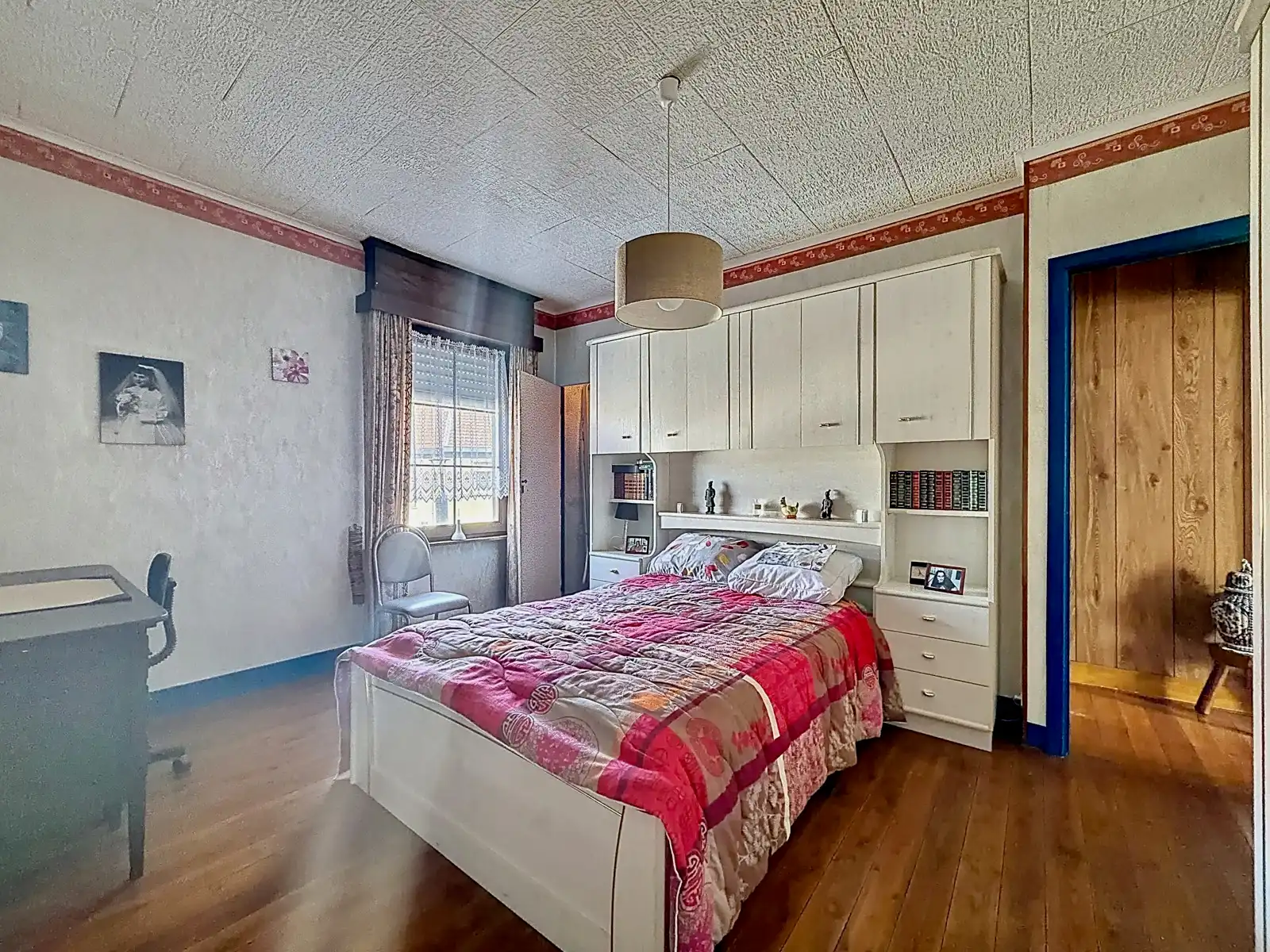 Gezellige stadswoning met 2 SLPK én zonnige tuin! foto 11