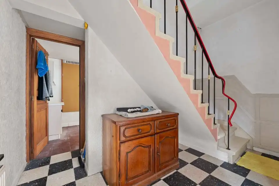 HALFOPEN BEBOUWING MET GARAGE EN GROTE TUIN IN TONGEREN foto 9