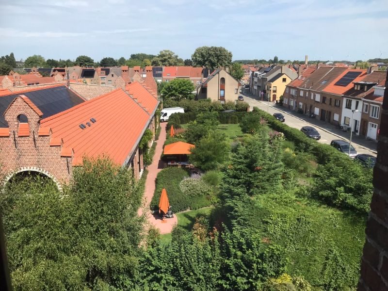 Rustig en zongeoriënteerd 3 slk appartement (153 m²), terras met een groen en weids uitzicht over het Kanaal Gent-Oostende, kelder met private autostaanplaats - op wandelafstand van AZ Sint Jan Campus en op 3 km  van het centrum van Brugge. foto 27