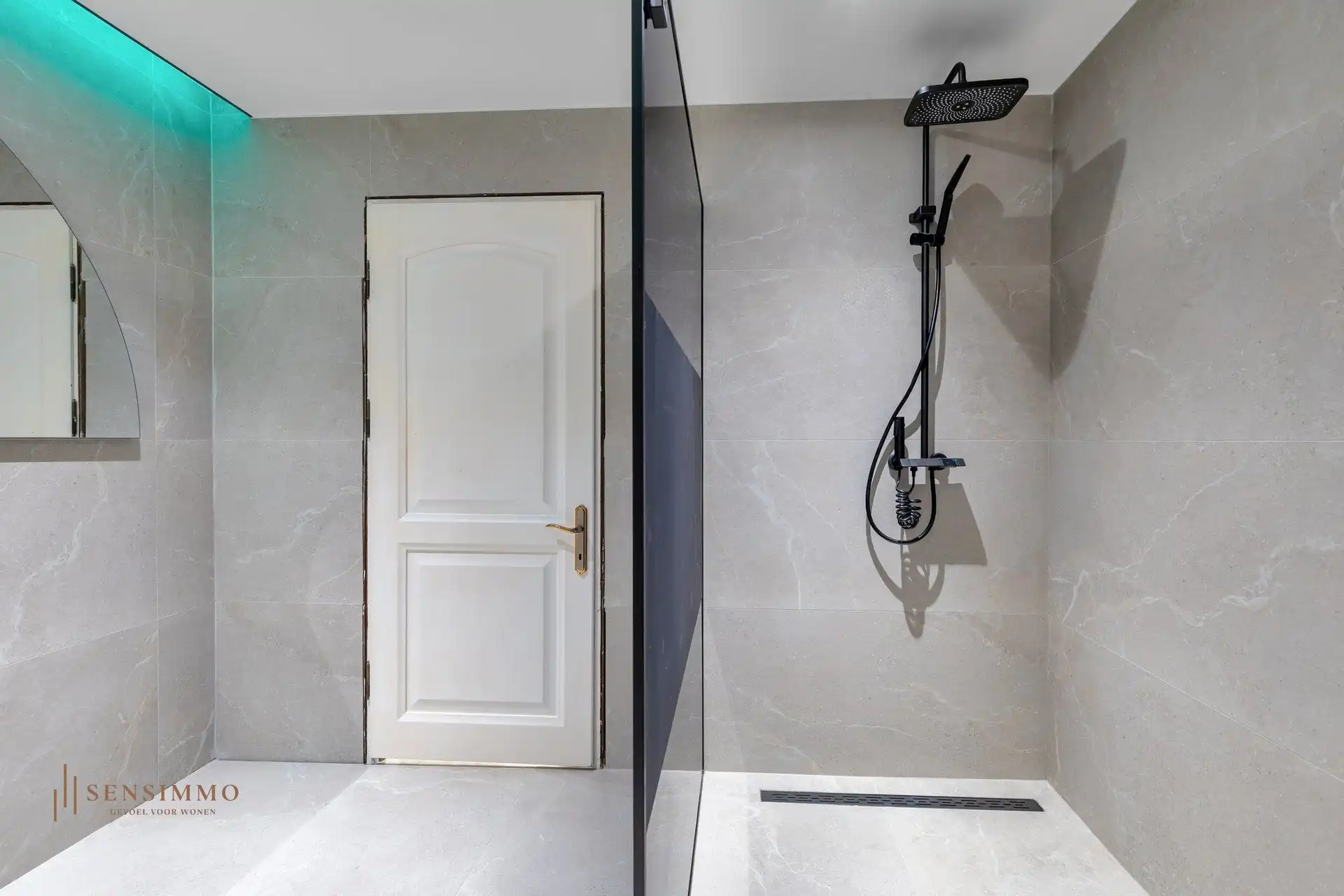 PURE ELEGANTIE, LUXUEUZE AFWERKING & EXCLUSIEF WOONCOMFORT IN EEN INSTAPKLARE DROOMWONING – EPC B! foto 23