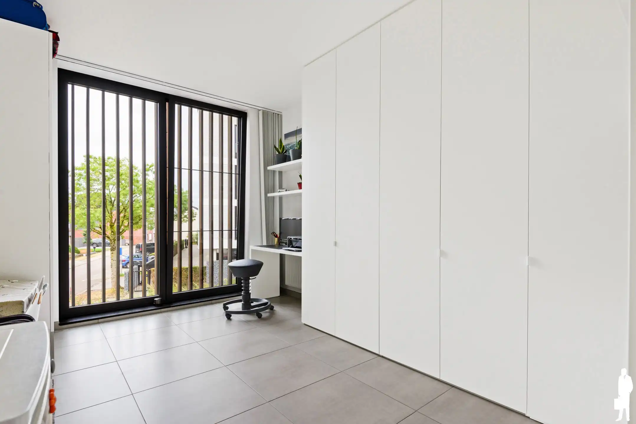 Stijlvol appartement met terras en 2 autostaanplaatsen foto 14