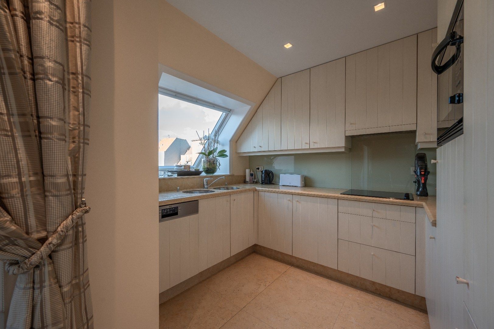 Lichtrijk duplex met zonnig terras en prachtig open uitzicht foto 15