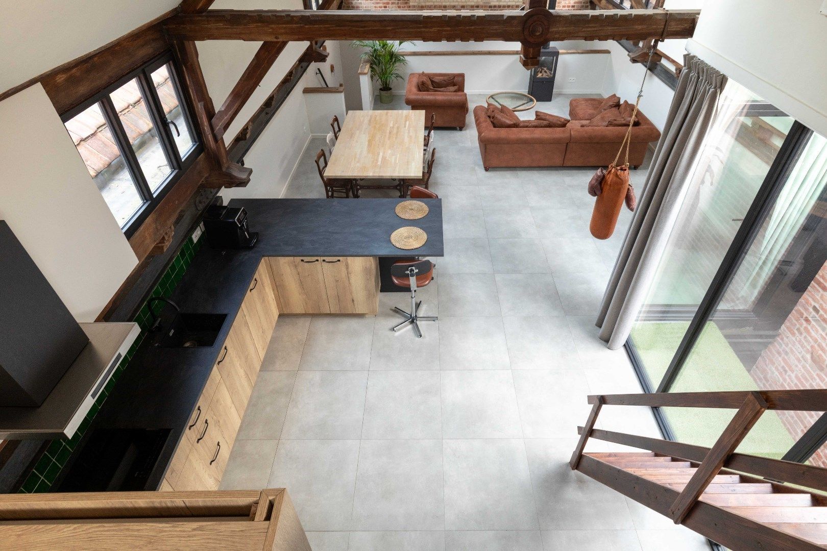 Loft, stijl en comfort in voormalig fabrieksgebouw foto 23