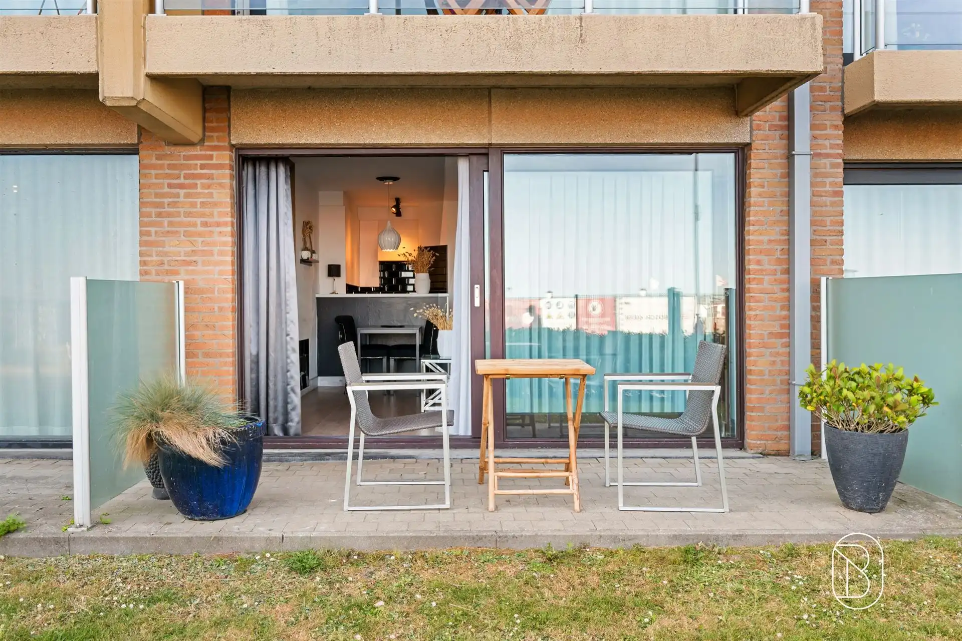 Topgelegen aan de havengeul: instapklare studio met groot terras!  foto 3
