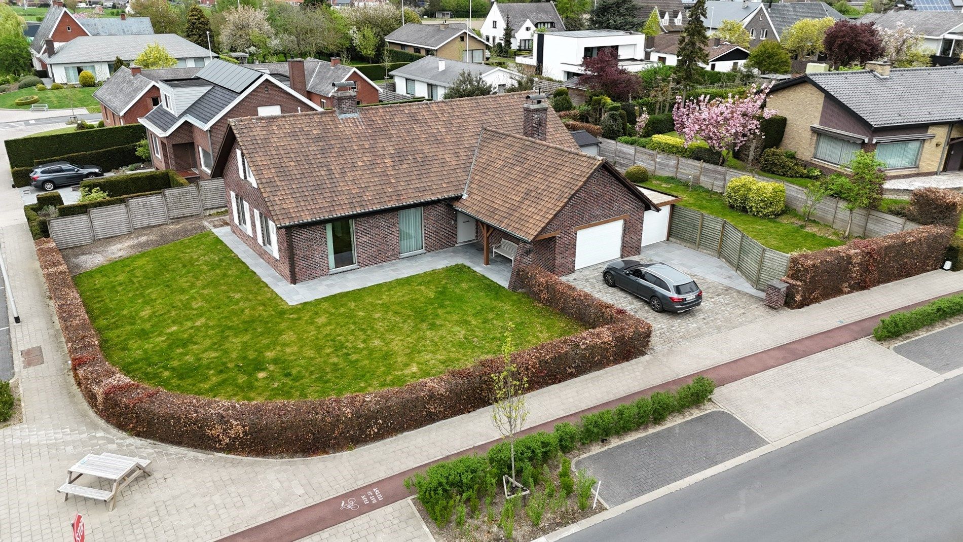 Prachtige alleenstaande villa (EPC B) op toplocatie in Lendelede foto {{pictureIndex}}