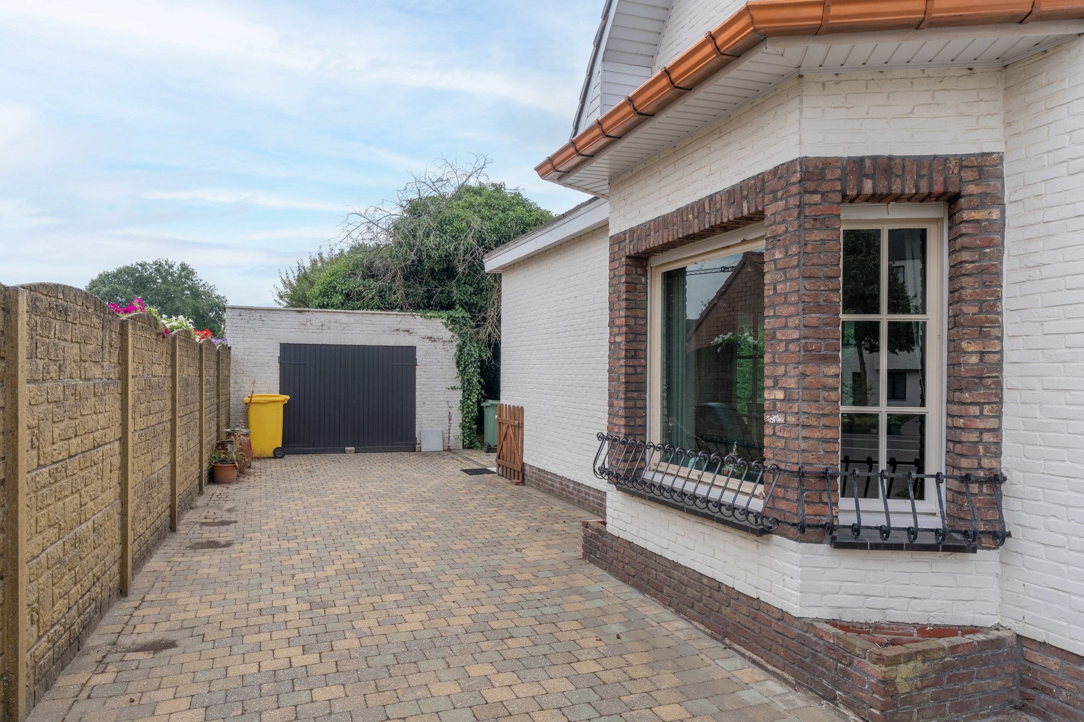 Te renoveren gezinswoning (196m²) op perceel van 1.943m². foto 25