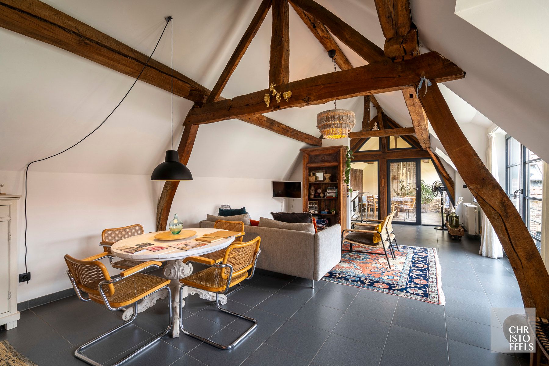 Appartement (113m²) in historische vierkantshoeve te Bilzen! foto 8